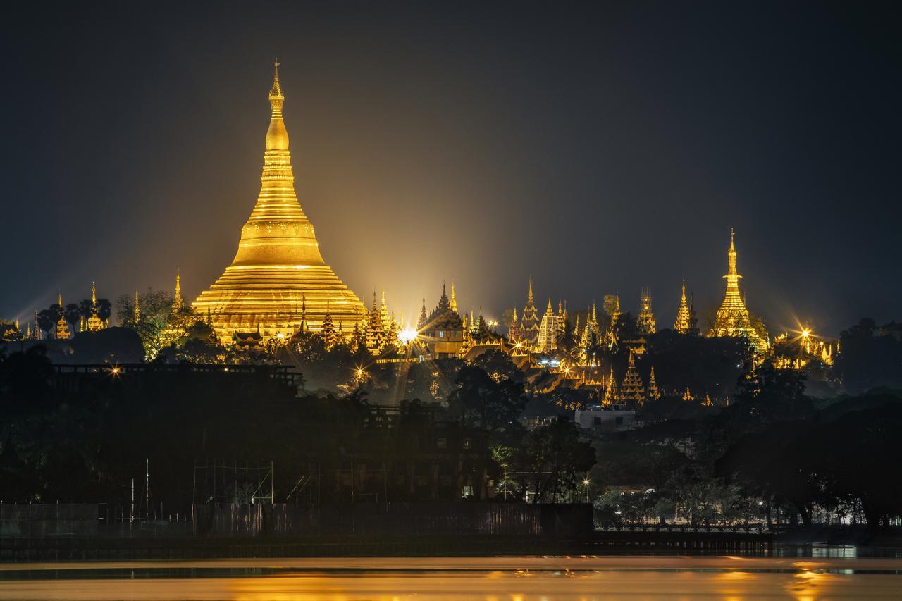 Yangon Excelsior Hotell Exteriör bild